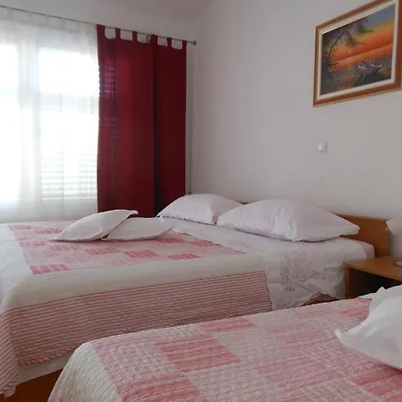 Superior Buba Near The Макарска