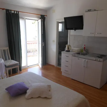 Superior Studio Buba Near The 3*