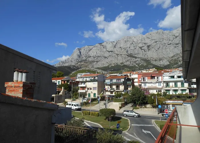 Gostinjska kuća Superior Buba Near The Makarska